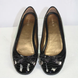 Very Cute Flat Patent Leather Shoe EUC
